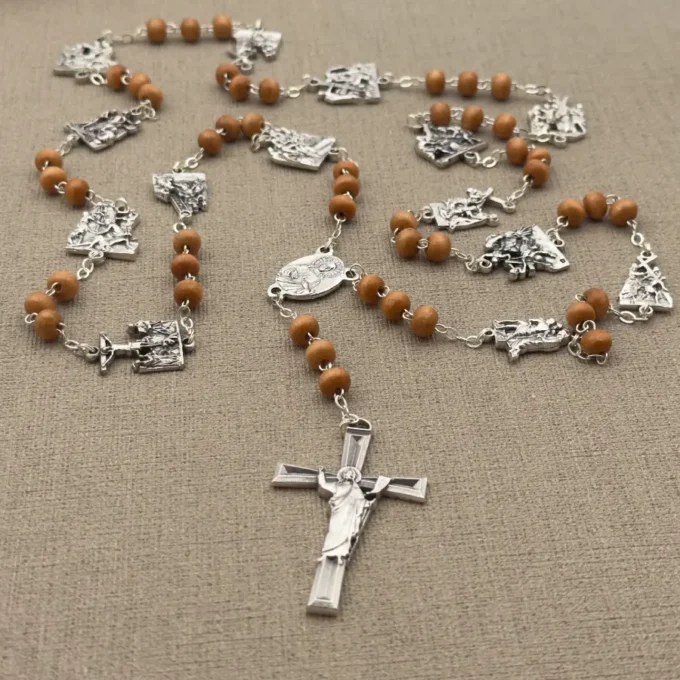 Chapelet de Dévotion du Chemin de Croix - Perles en Bois & Médailles des 14 Stations