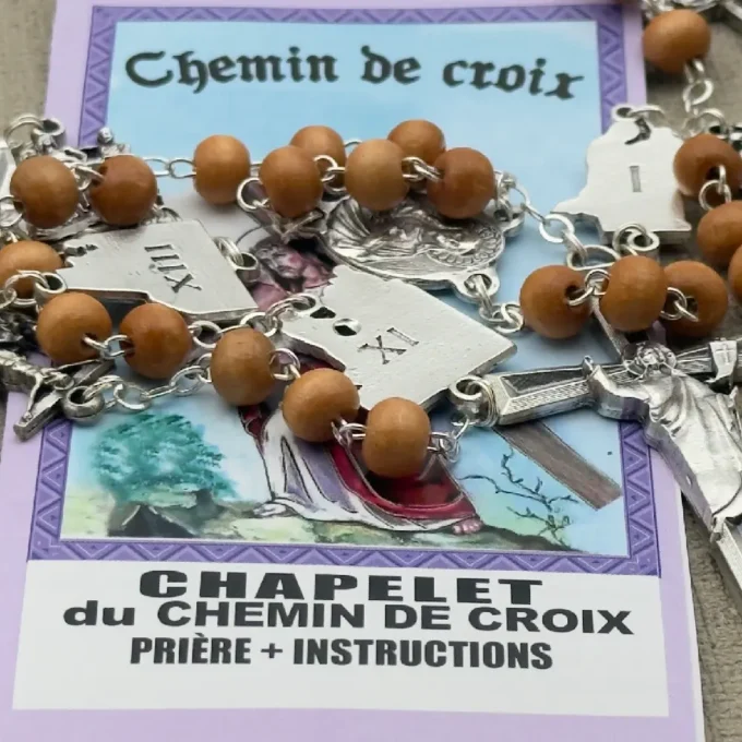 Chapelet de Dévotion du Chemin de Croix - Perles en Bois & Médailles des 14 Stations
