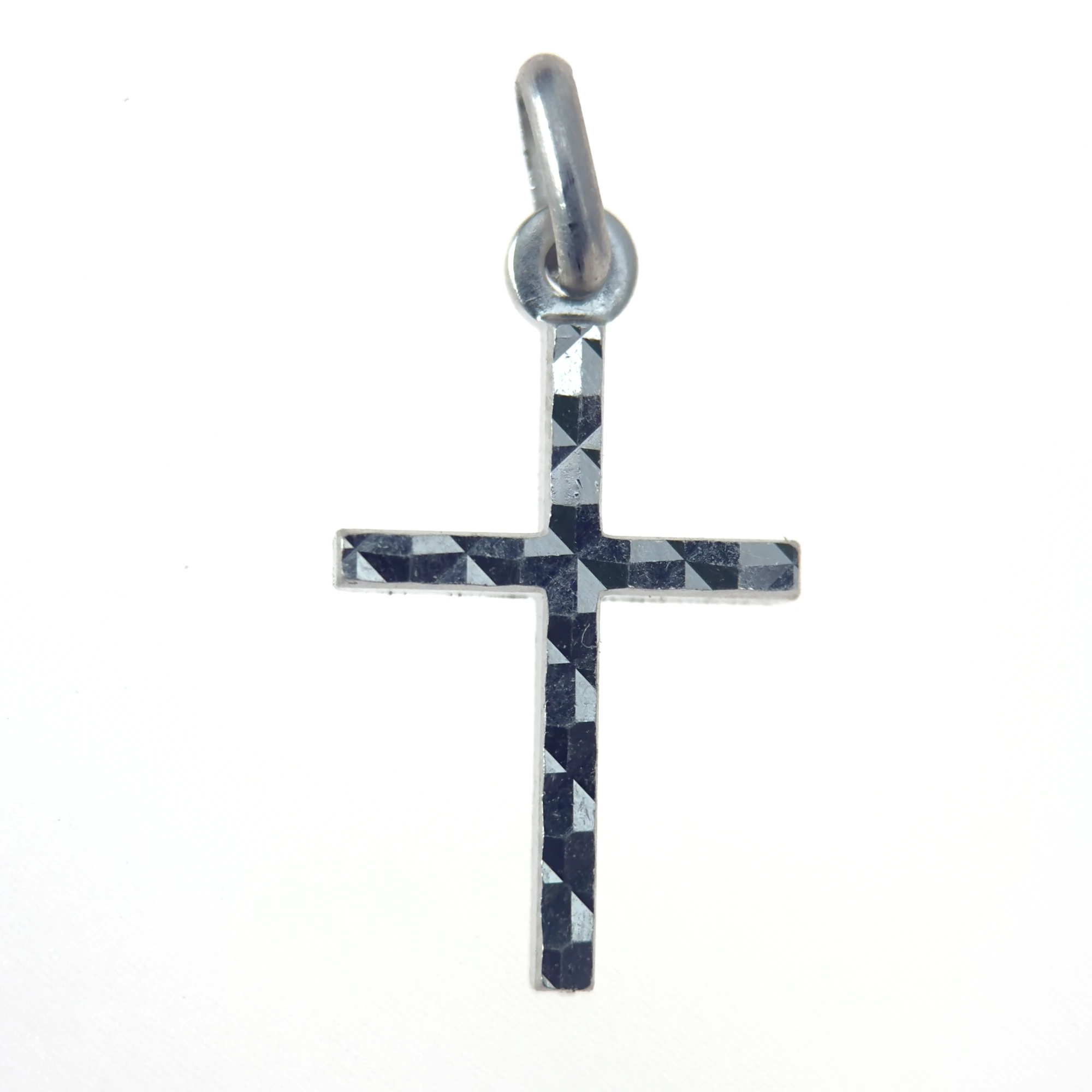 Croix chrétienne facettée en argent 925 – Effet diamanté