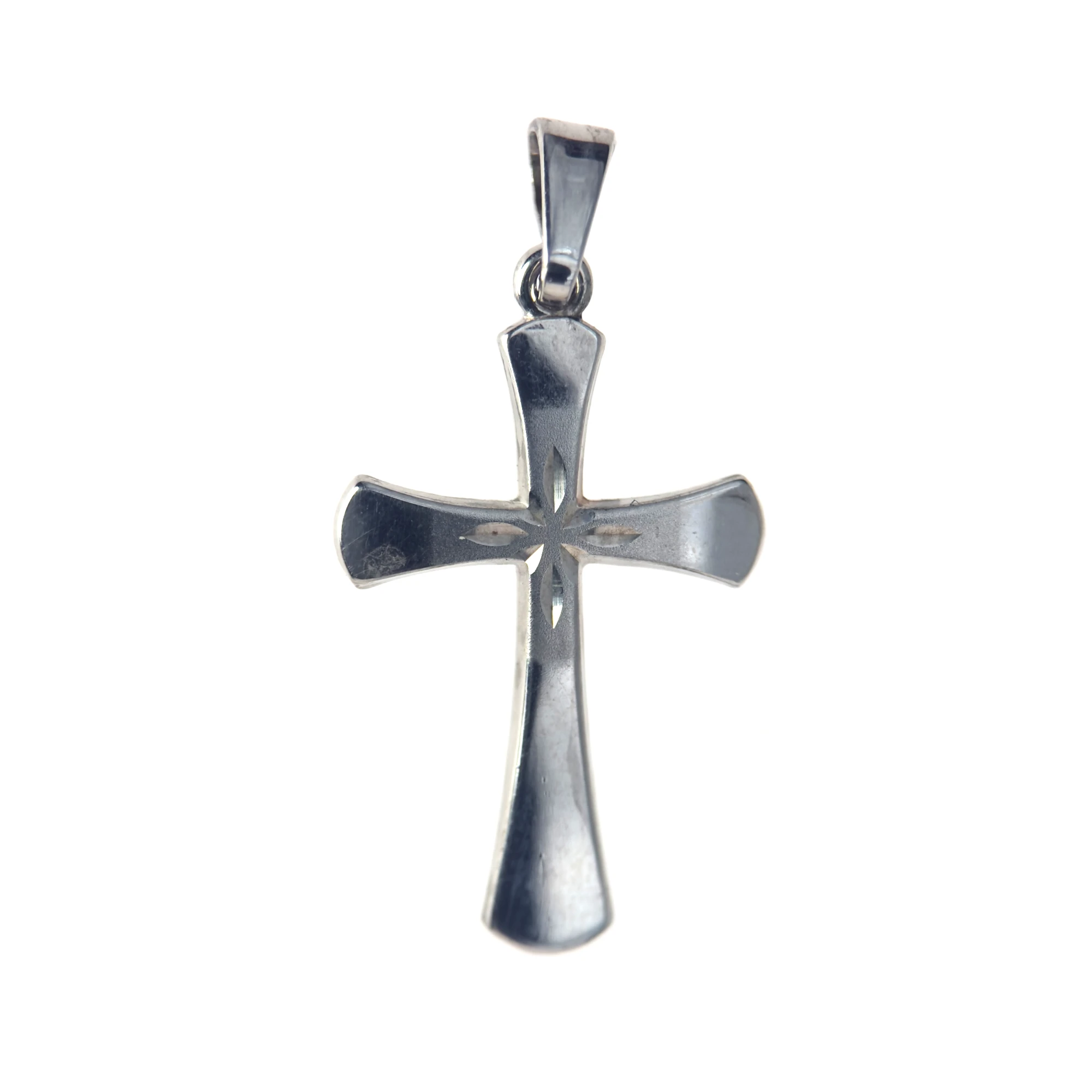 Croix en argent massif 925 – Design évasé avec étoile centrale – 20 mm