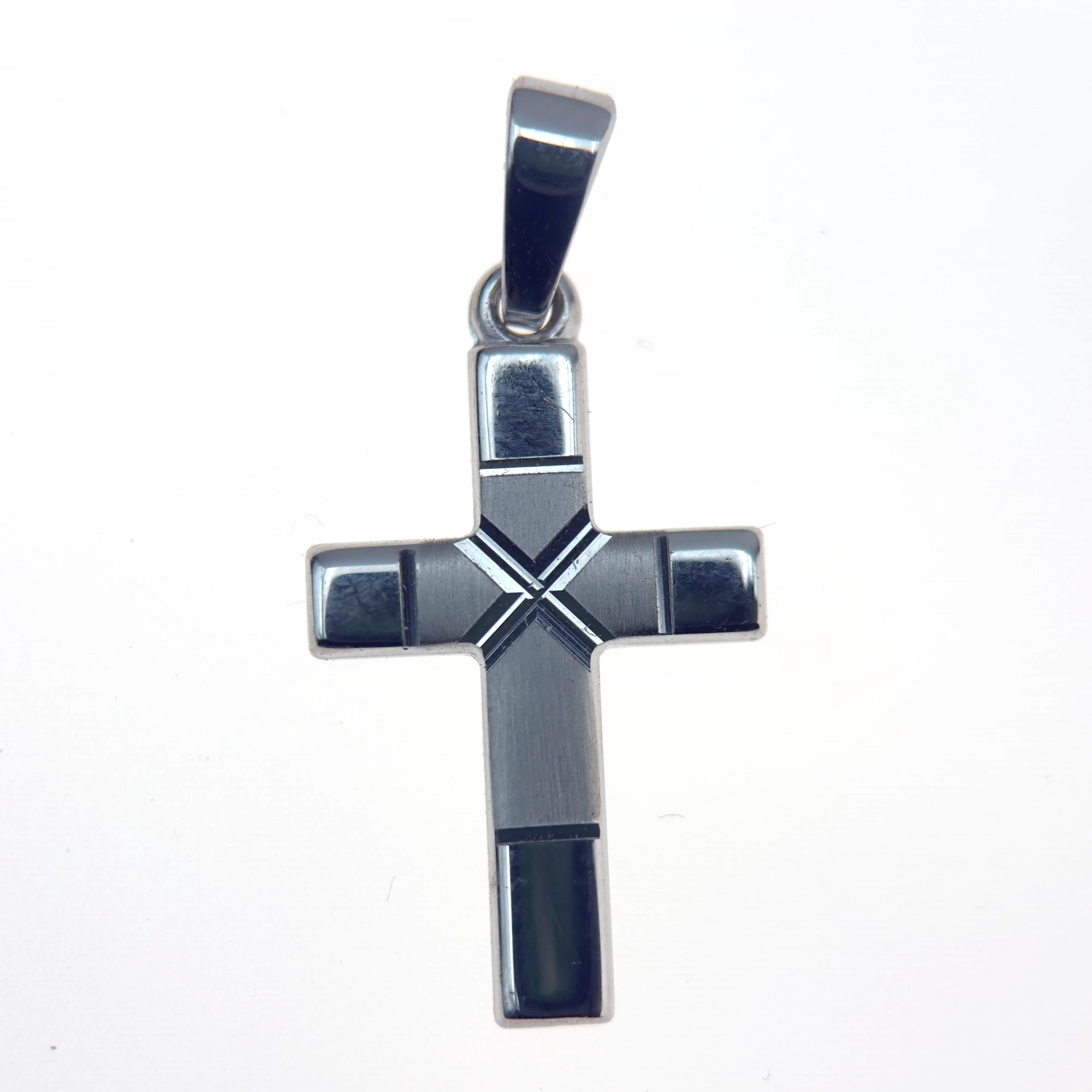 Croix brossé et poli en argent massif – Pendentif religieux contemporain
