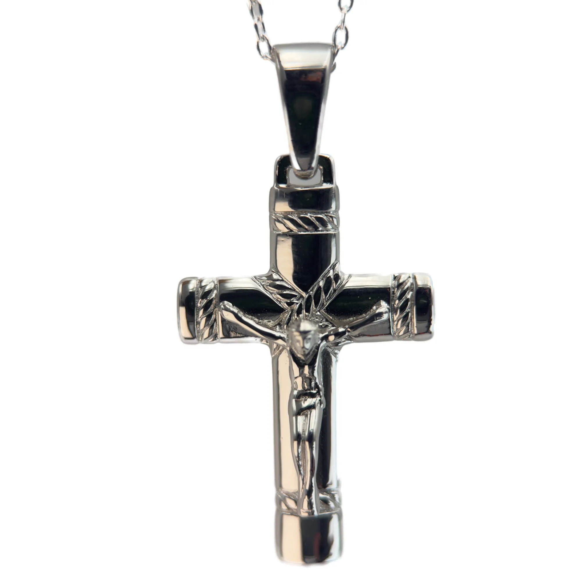 Crucifix classique en argent massif 925 – Christ en relief – 32 mm