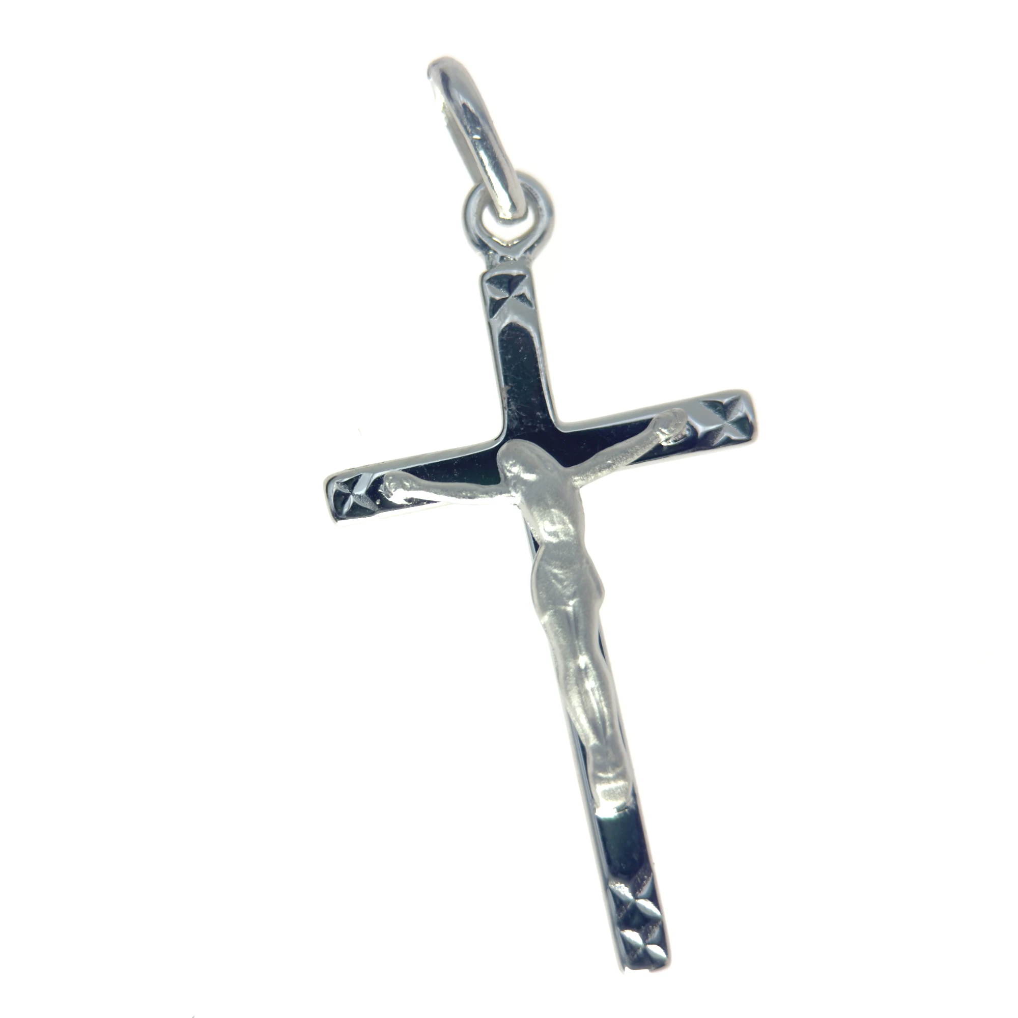 Crucifix fin et minimaliste en argent