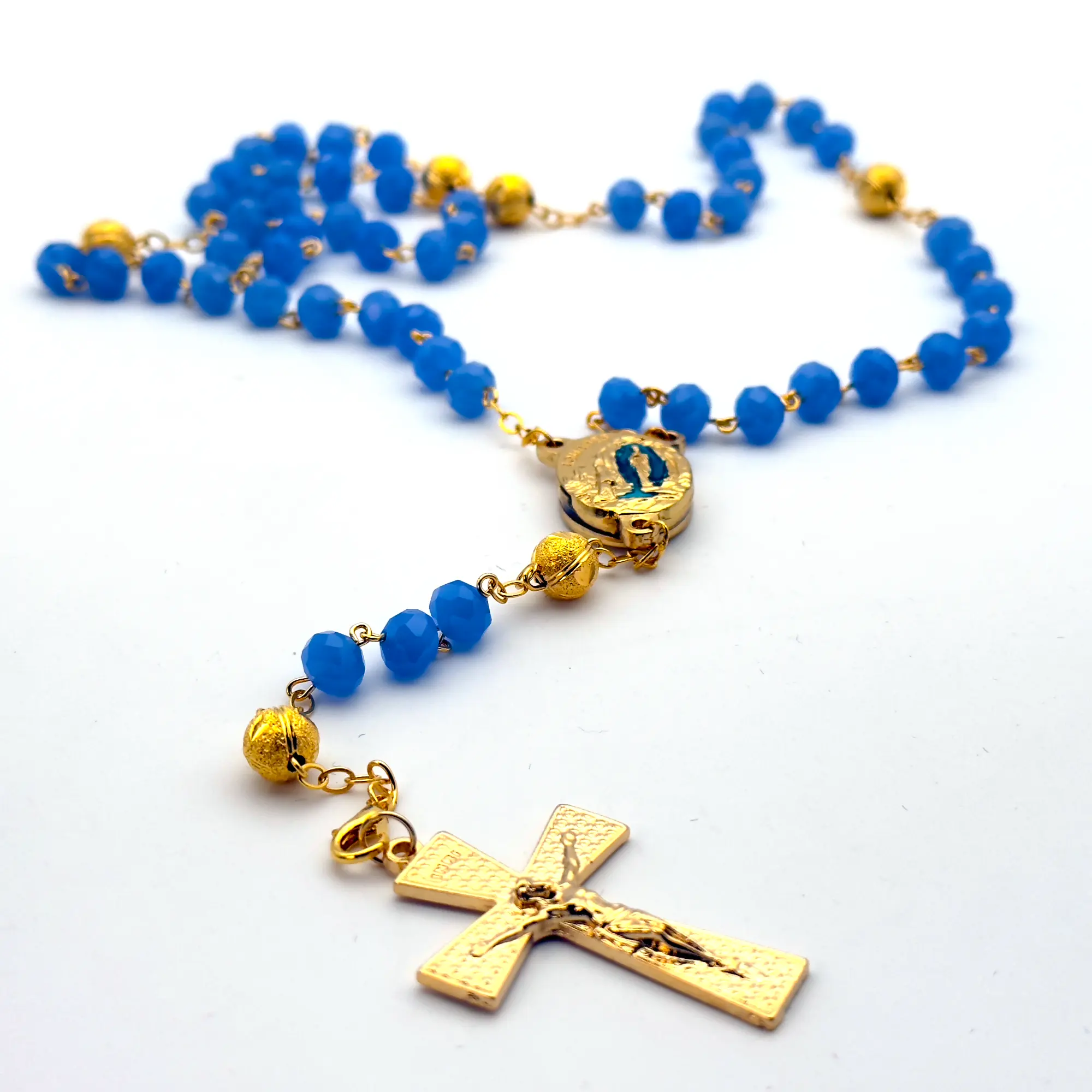 Chapelet de Lourdes bleu mat dans son coffret