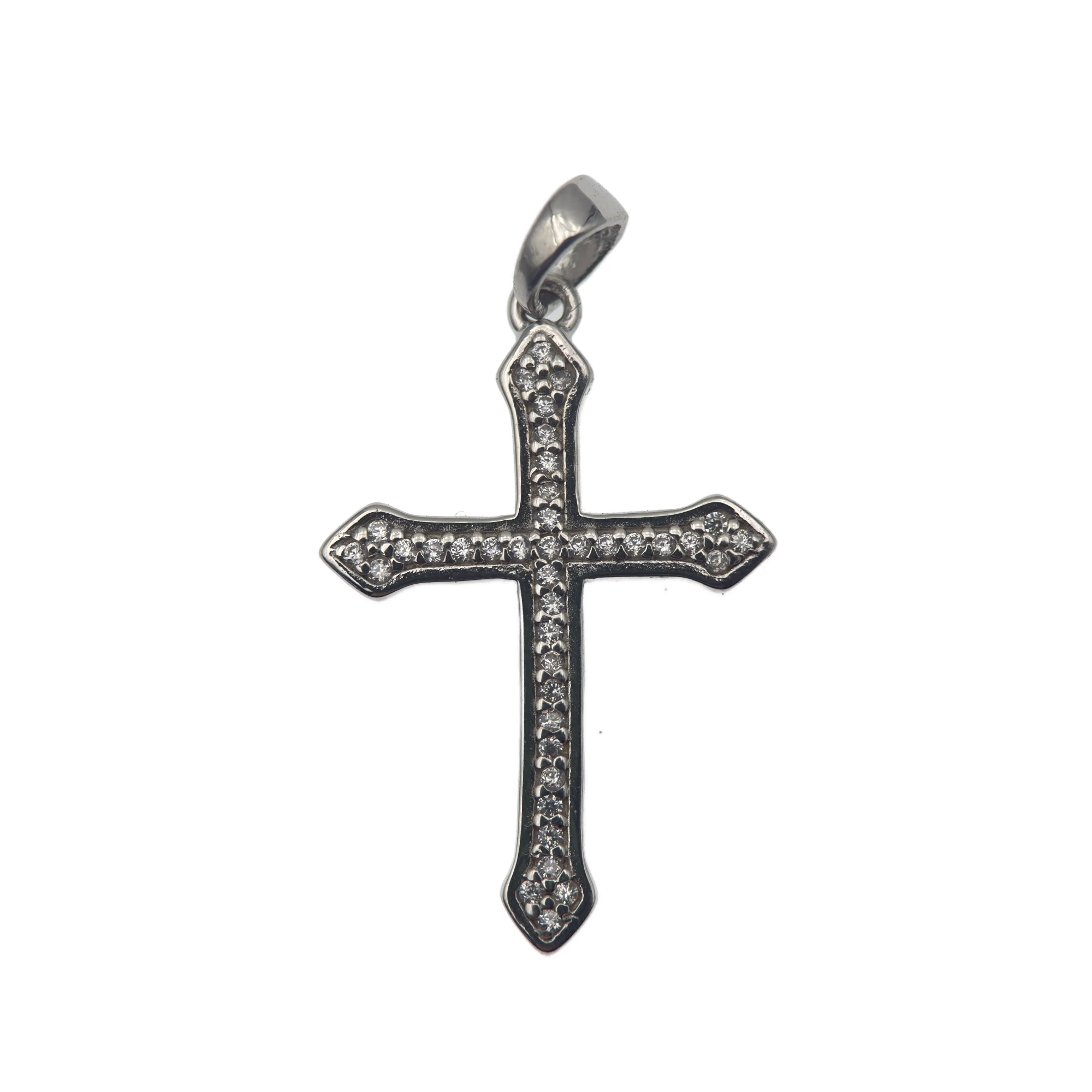 Pendentif croix en argent et zircons – éclat de foi et d’élégance