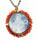 Collier médaille mariale ronde perles orangées dorées