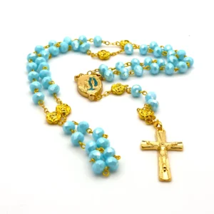 Chapelet de Lourdes en perles de verre facettées bleu turquoise – présenté dans son coffret