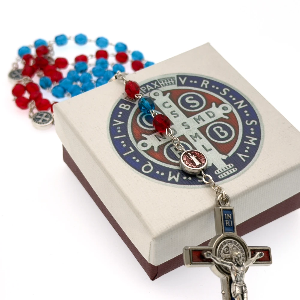 Chapelet cristal belu et rouge de Saint Benoit