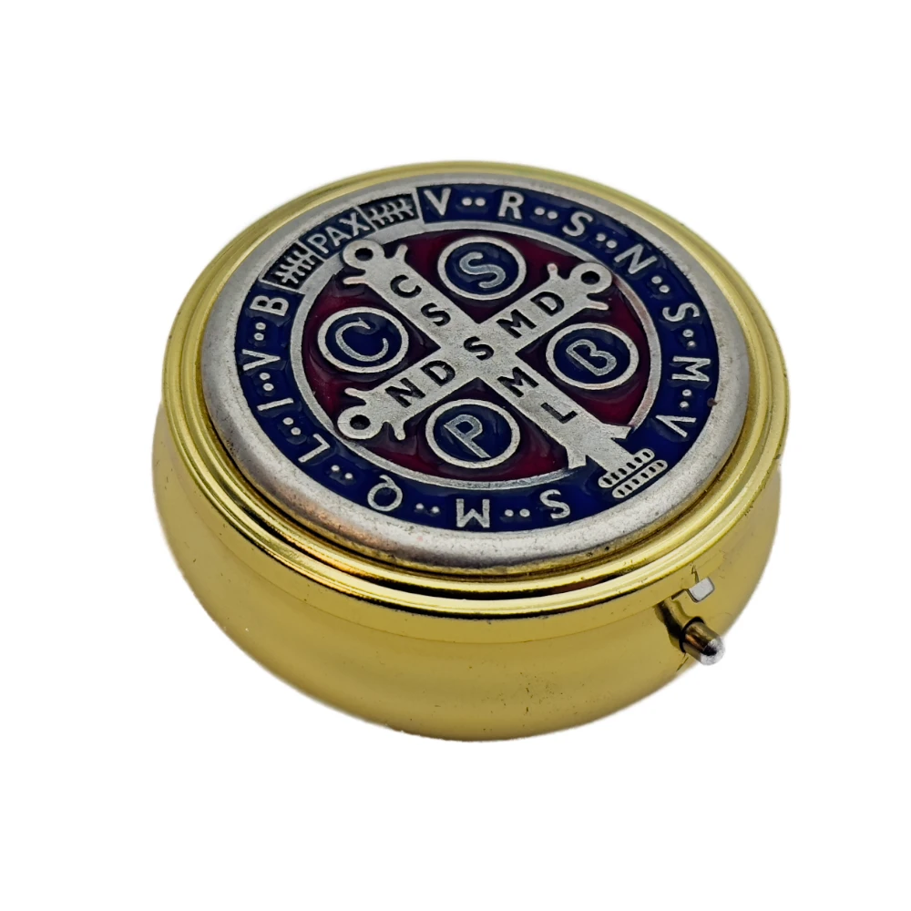 Custode dorée avec médaille de saint Benoît