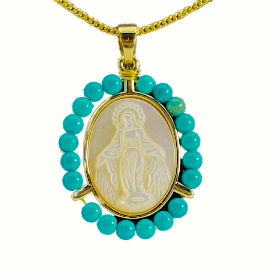 Collier médaille de la Vierge auréolée de perles turquoise