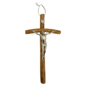 Crucifix en bois d’olivier et Christ argenté – 26 cm
