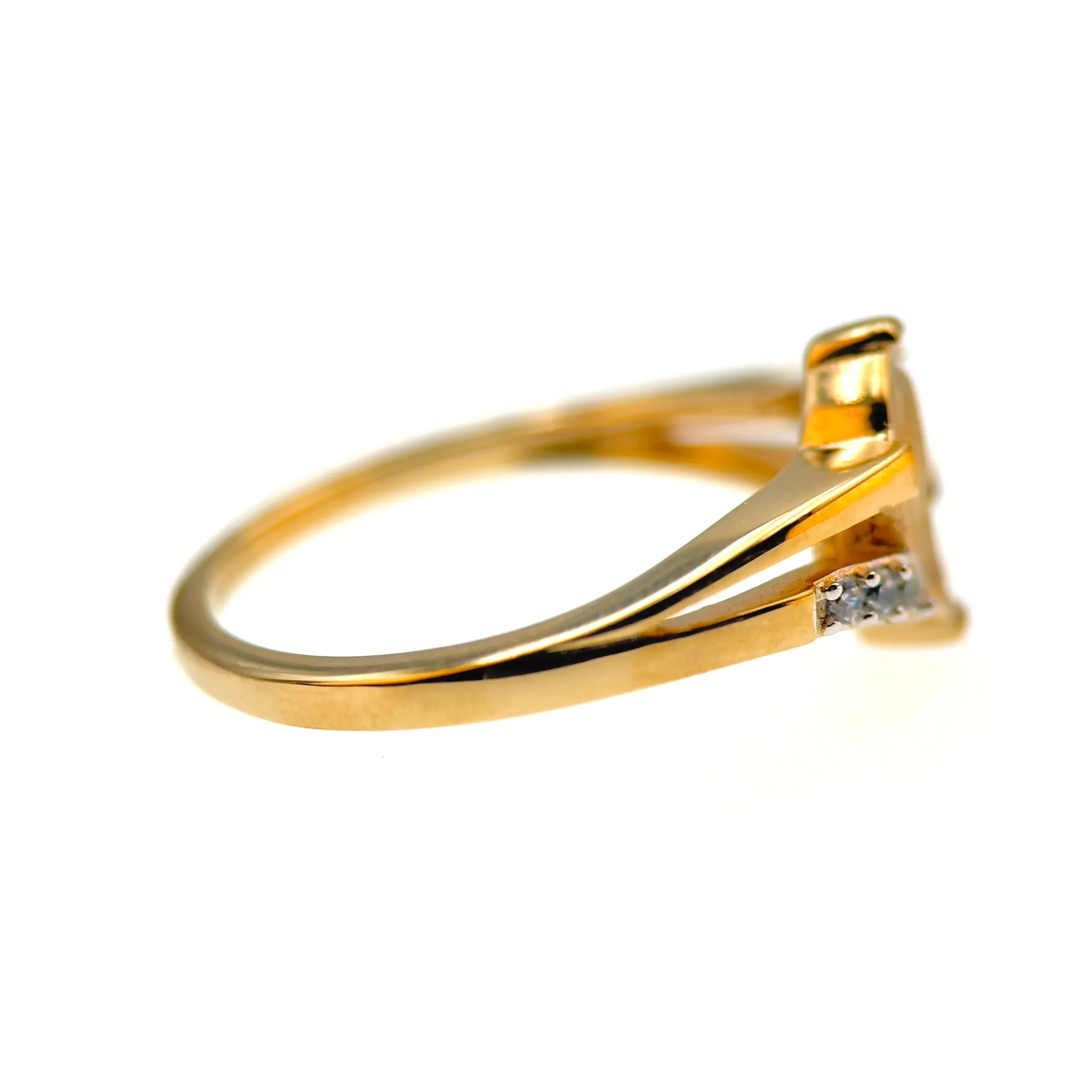 Bague Vierge Marie – Plaqué Or 18 Carats & Strass Latéraux