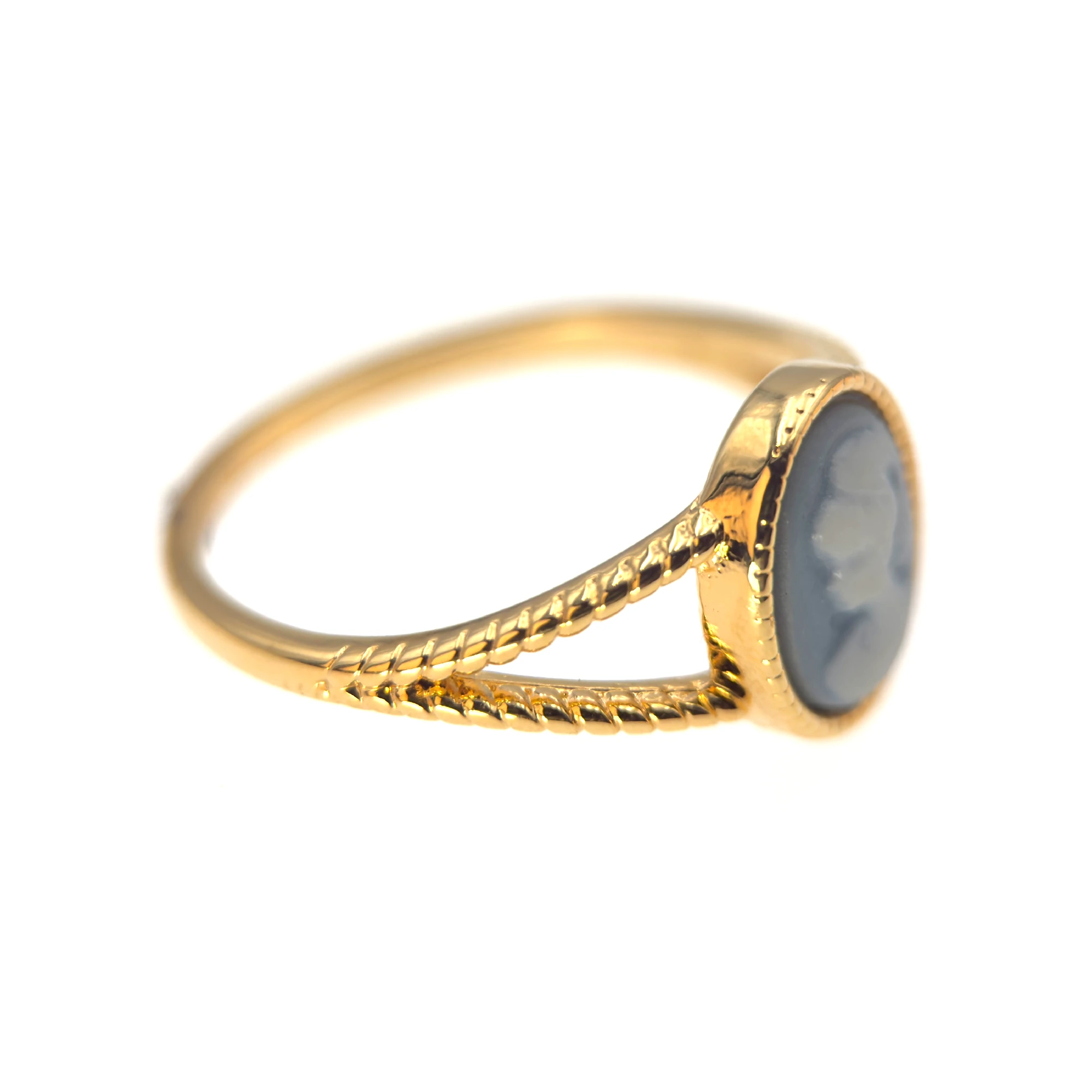 Bague camée ovale bleue en plaqué or