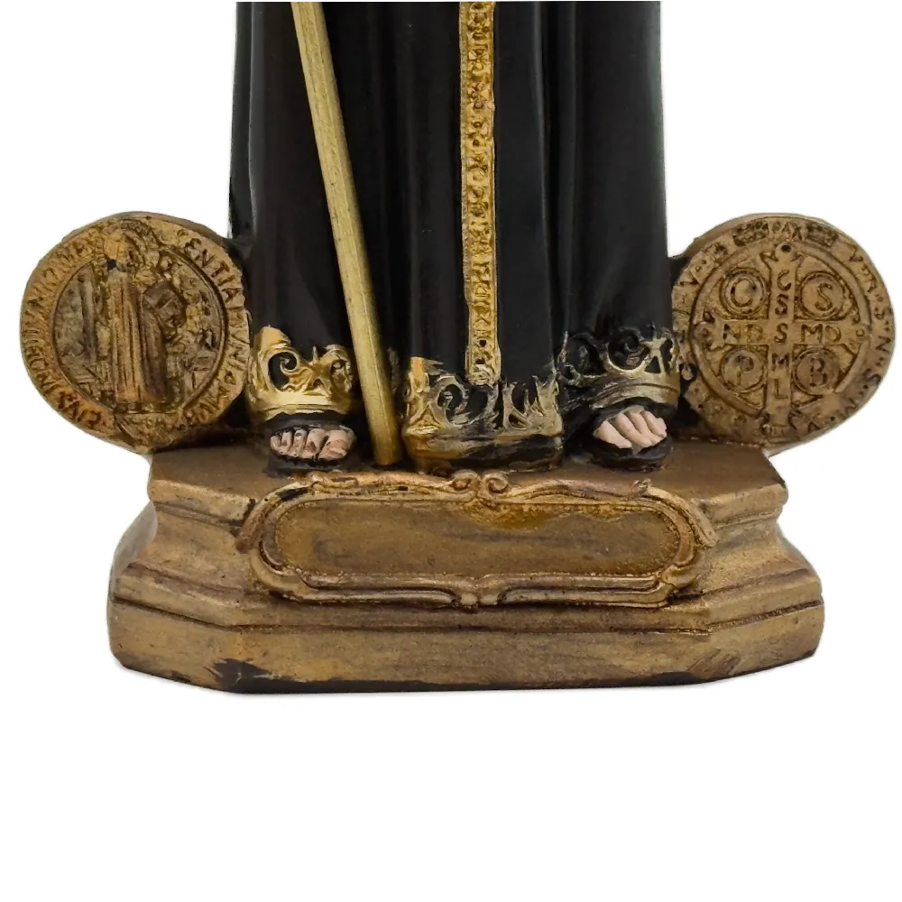 Statue de Saint Benoît en résine – 20 cm