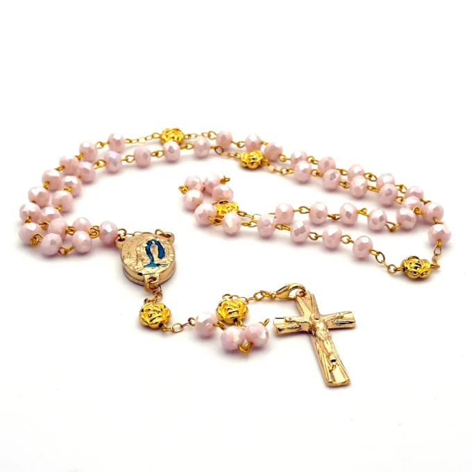 Chapelet de Lourdes en perles de verre facettées roses