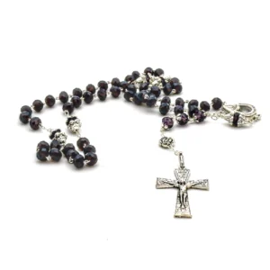 Chapelet de Lourdes en perles de verre facettées violettes