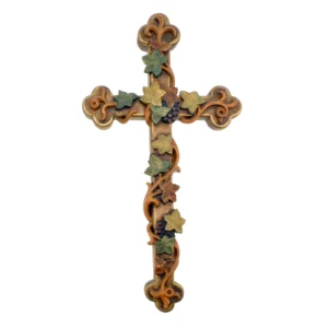 Croix en bois sculptée et peint – motif vigne et raisin