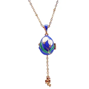 Collier Œuf Impérial Bleu Floral – Pendentif Secret avec Ange – Bijou Spirituel