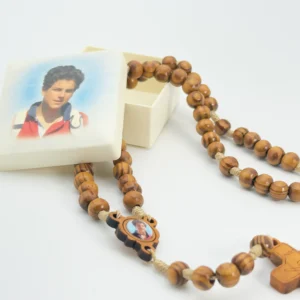 Chapelet en bois Carlo Acutis – avec reliquaire photo – étui inclus