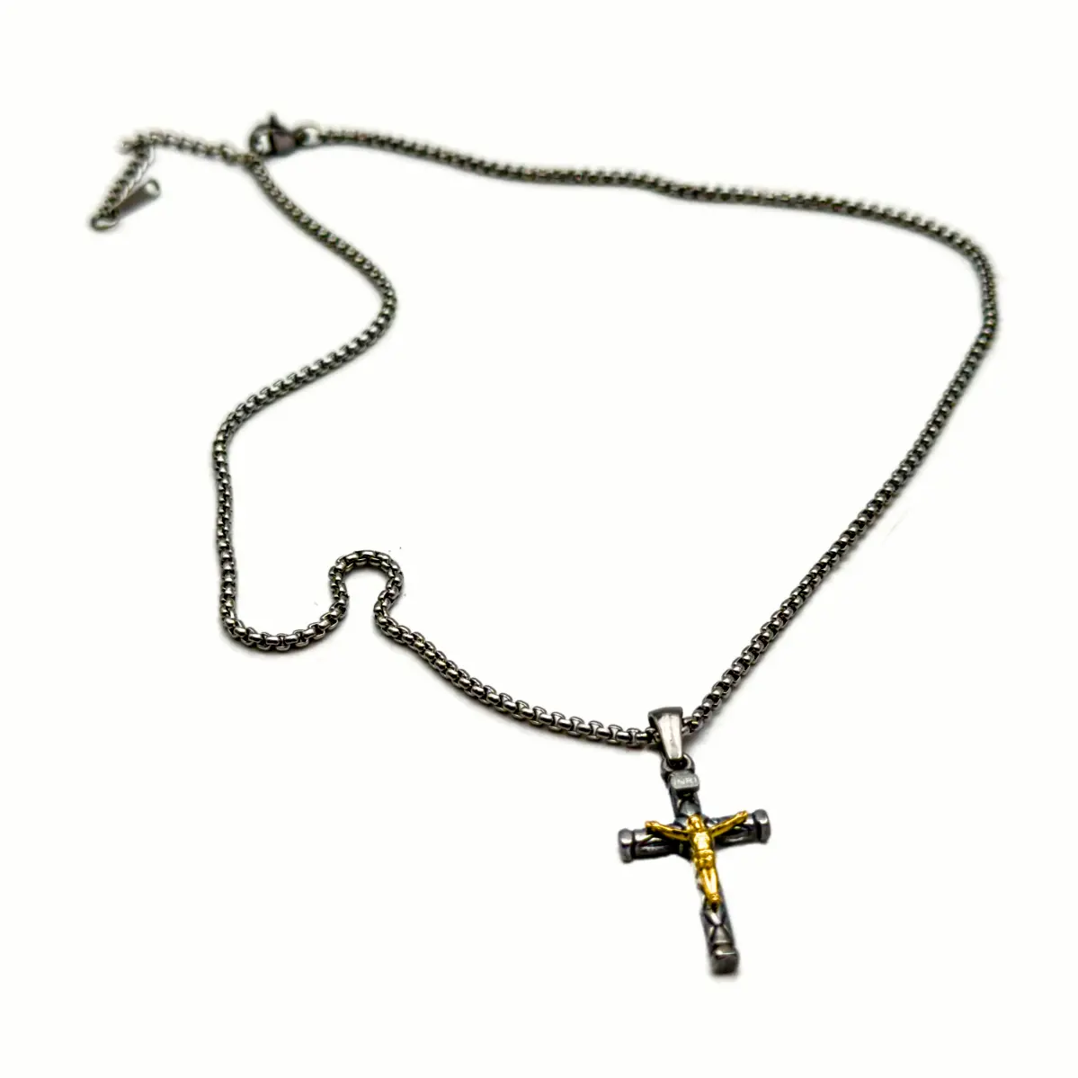 Collier Crucifix Moderne Texturé - Collection ORA - Acier Inoxydable (3 Finitions) – Image 3
