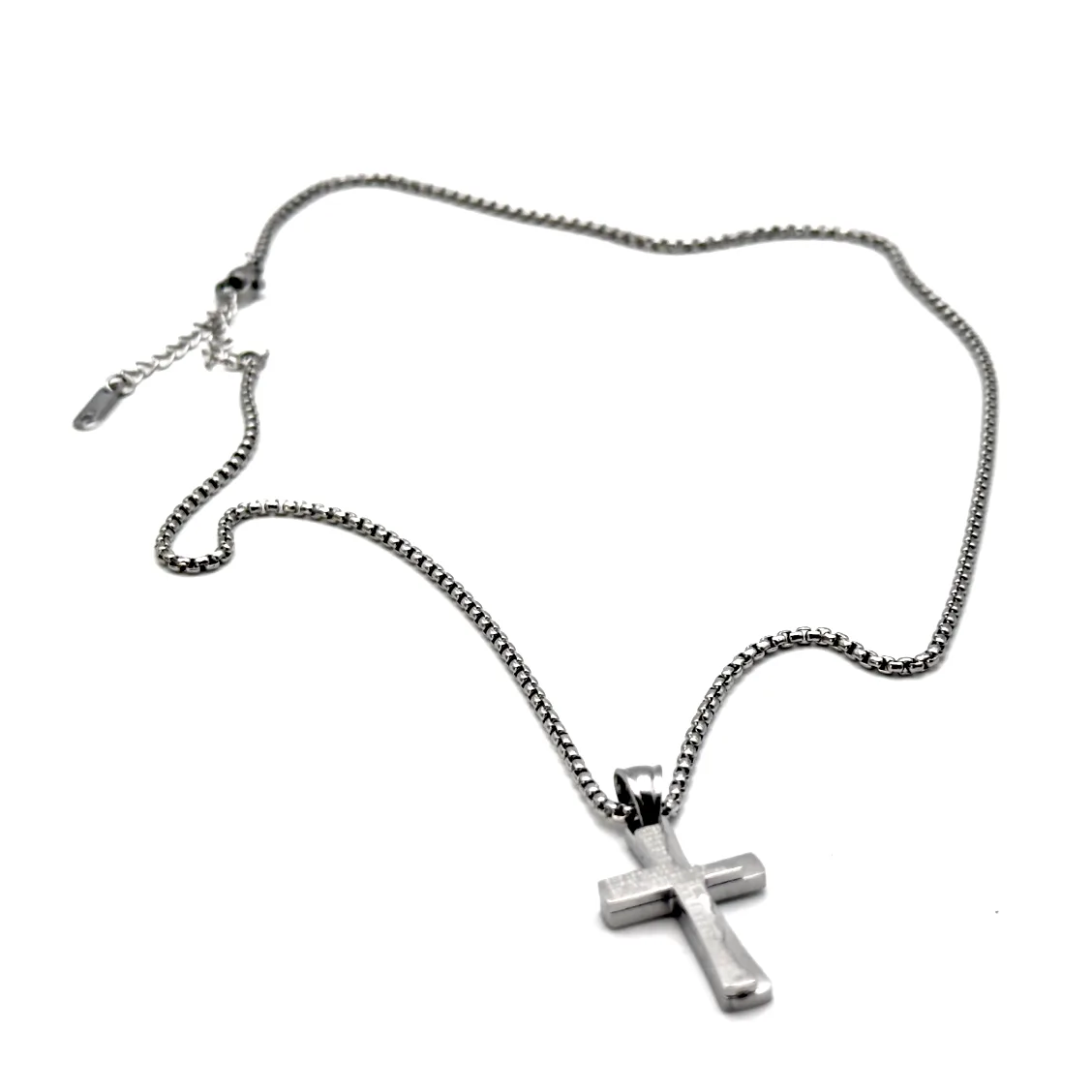 Collier Croix Double Épaisseur Argentée - Gravure Notre Père en Anglais