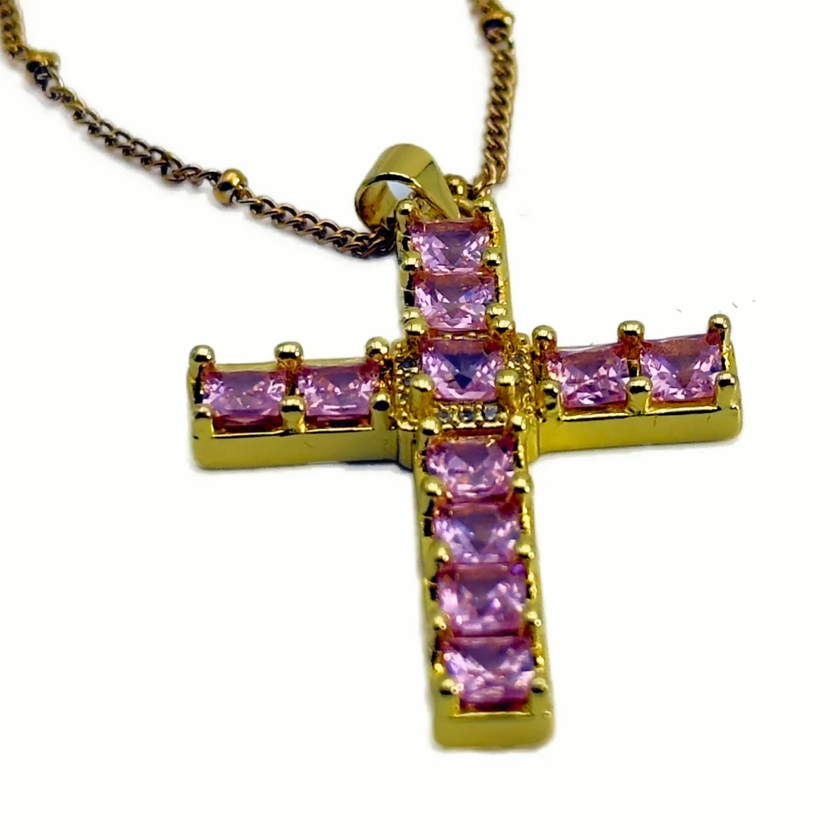 Collier Croix Serti de Pierres Taillées - Collection ORA - Acier Doré (3 Couleurs) – Image 4