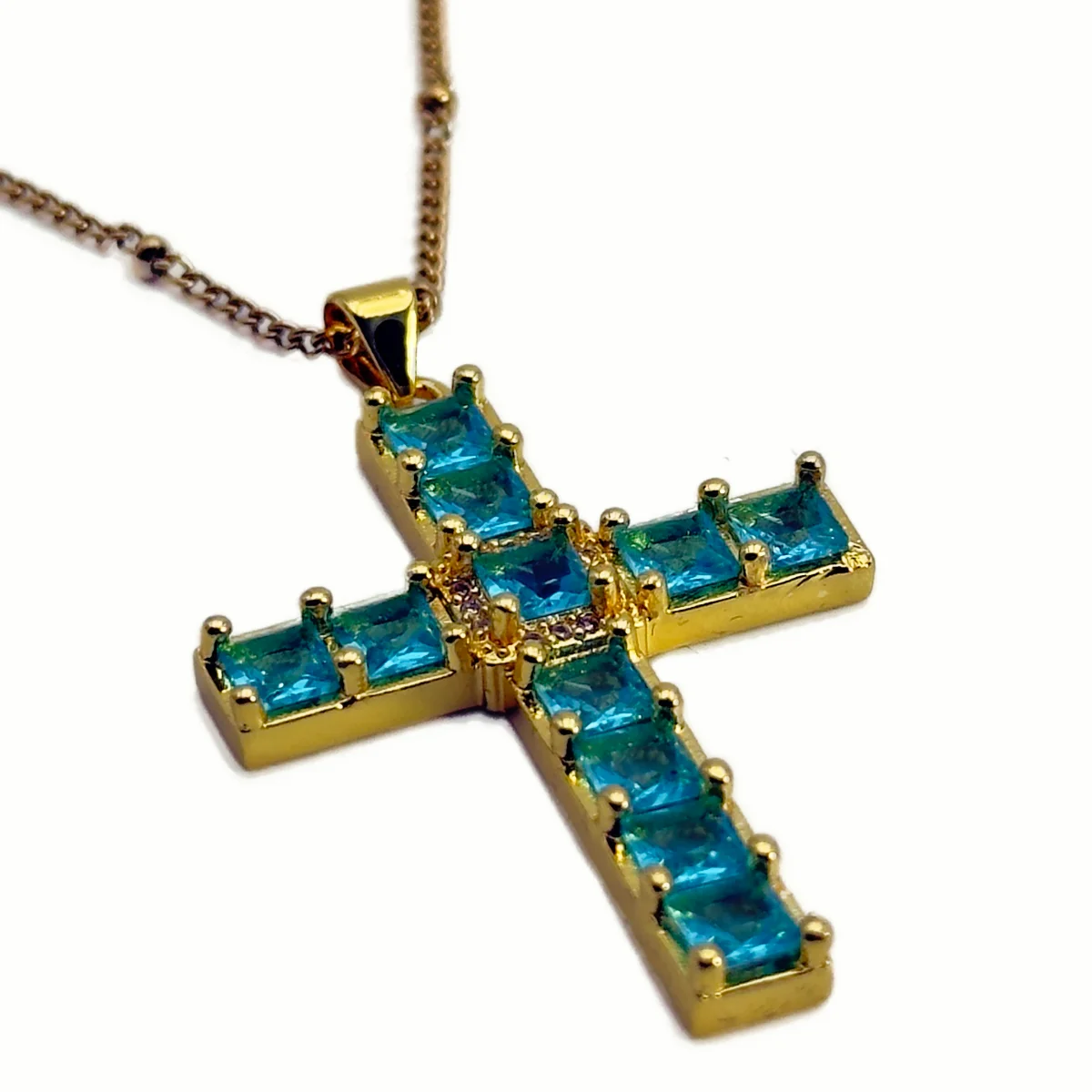 Collier Croix Serti de Pierres Taillées - Collection ORA - Acier Doré (3 Couleurs) – Image 2