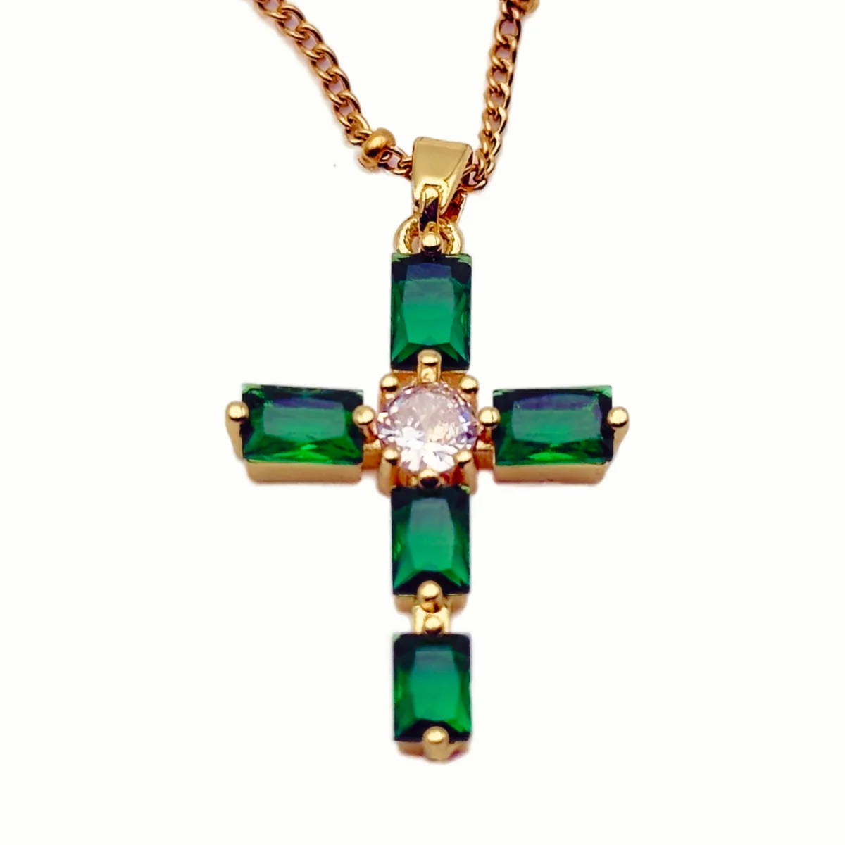 Collier Croix Serti de Pierres Rectangulaires - Collection ORA - Acier Doré (6 Couleurs) – Image 5