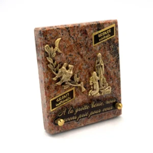 Plaque funéraire Notre-Dame de Lourdes, colombes et lune en granit et bronze