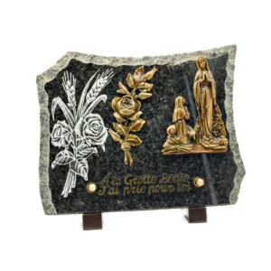 Grande plaque funéraire Notre-Dame de Lourdes et rose en granit et bronze – 25 x 20 cm