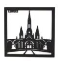 Tableau en bois noir Basilique de Lourdes – 25 x 25 cm – fabrication française