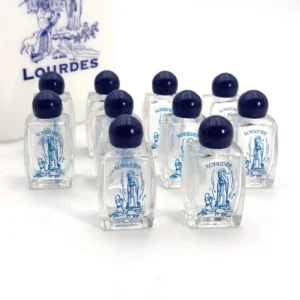 Lot de fioles en verre décorées de la Vierge de Lourdes, avec bouchons bleu nuit
